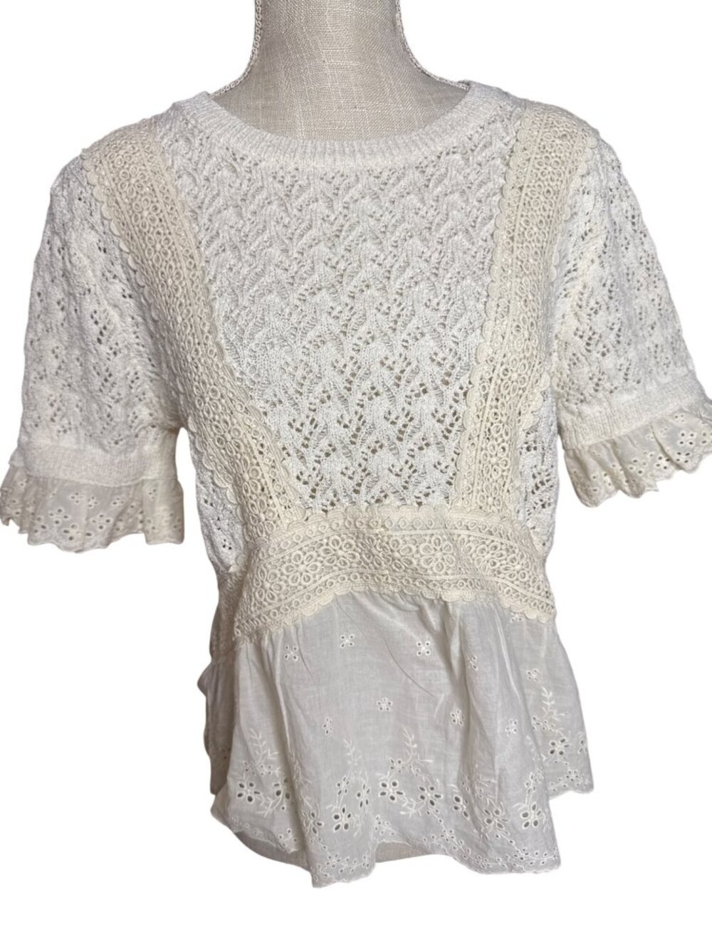 Illa Illa beige Lace & Eyelet Peplum Top Size M